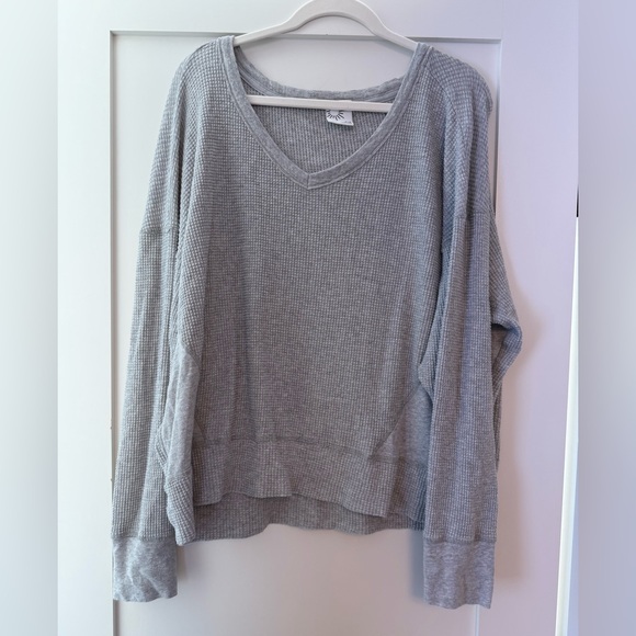 aerie Tops - Medium Aerie Gray Long Sleeve
